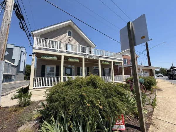 $1,600 | 600 Charles Street, Unit C, La Plata, MD 20646