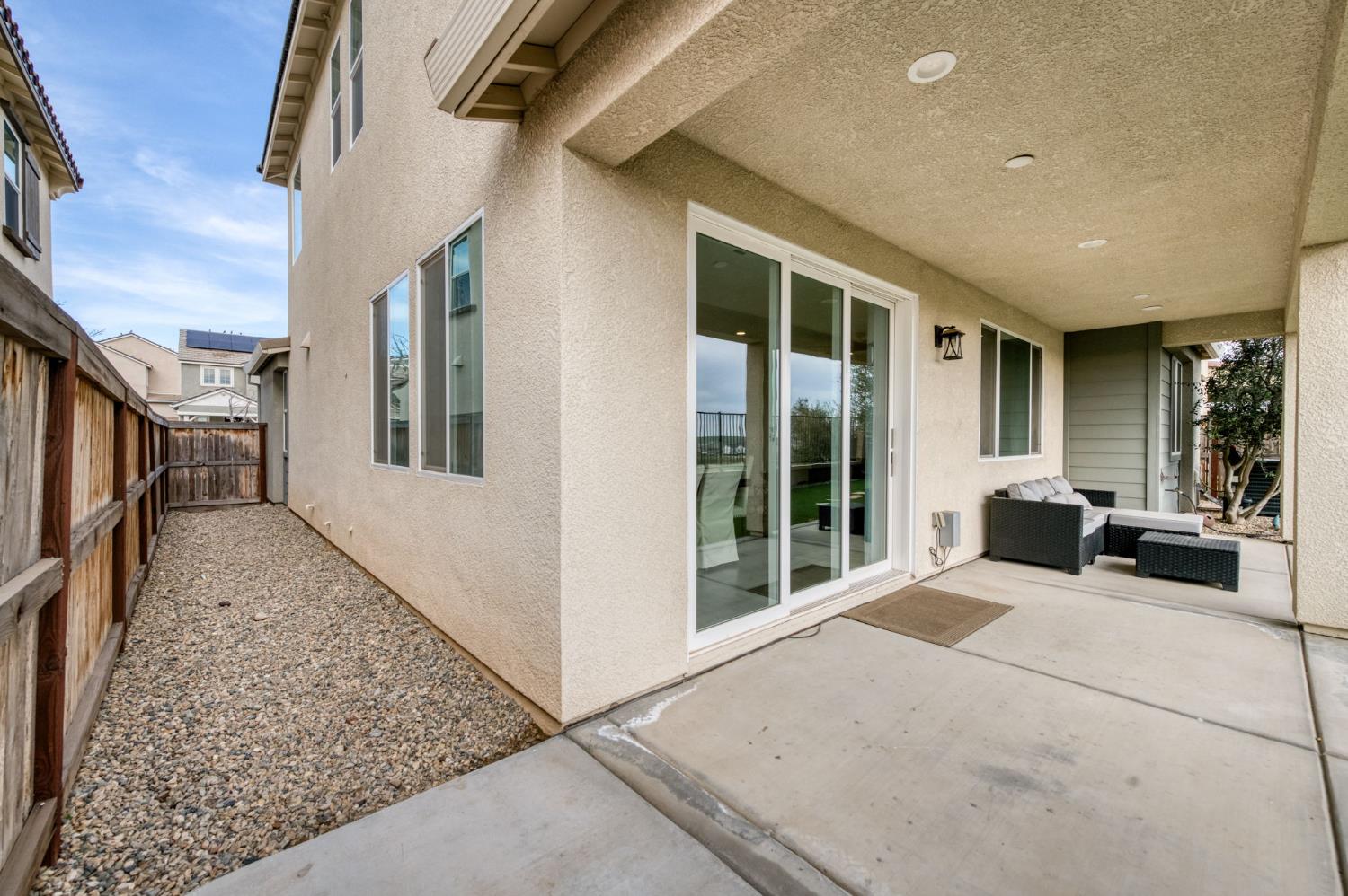 4236 Hillside Road Madera, CA 93636 - Photo 41 of 43 Covered backyard patio and gravel area great for pets