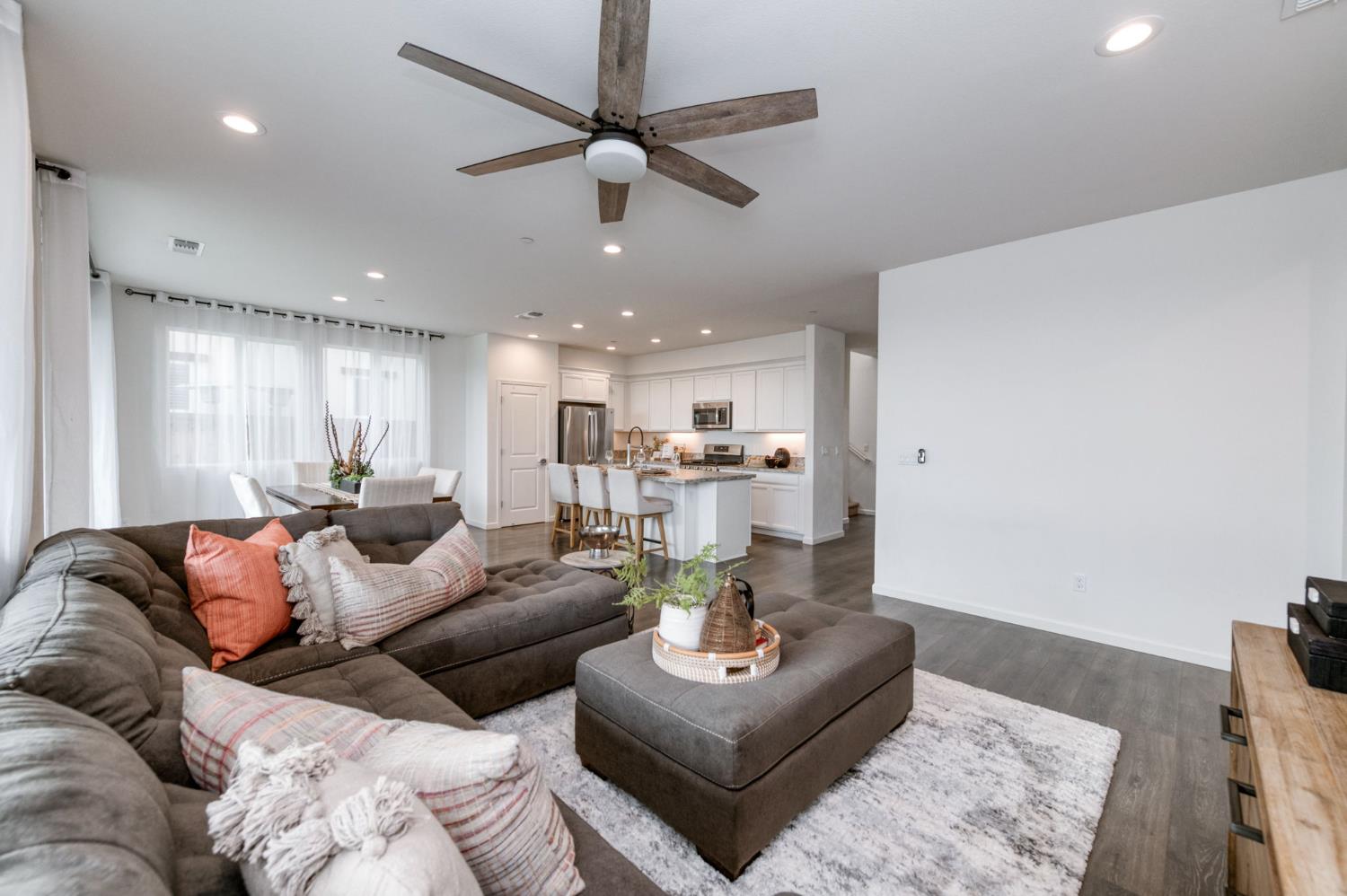 4236 Hillside Road Madera, CA 93636 - Photo 5 of 43