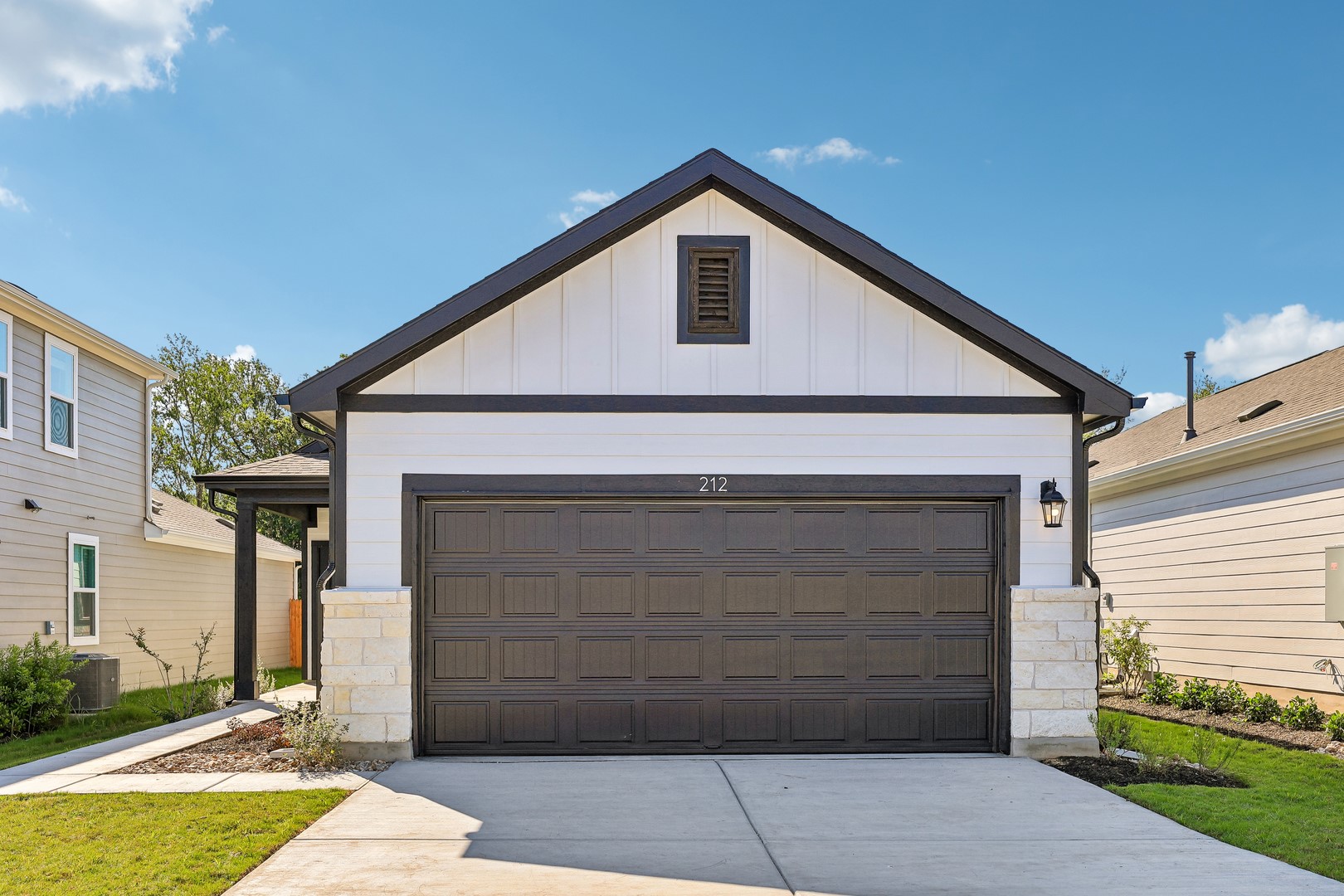 212 Bendecido Loop Elgin, TX 78621 - Photo 2 of 38
