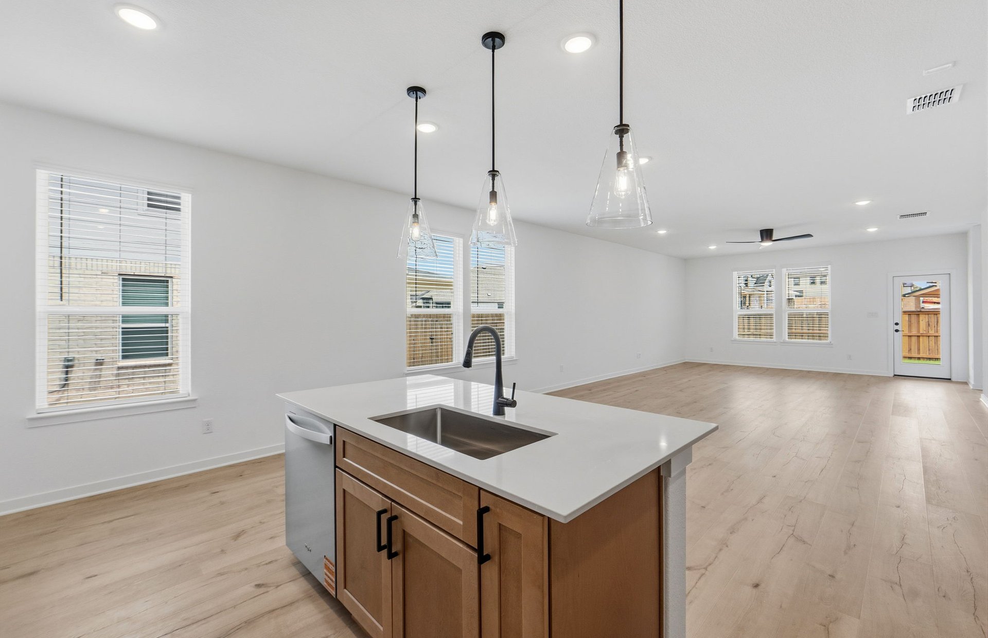 198 Rubber Tree Way Buda, TX 78610 - Photo 4 of 23