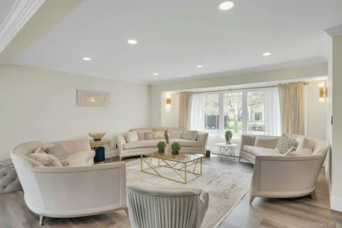 $1,999,000 | 25 Quintree Lane, Melville, NY 11747