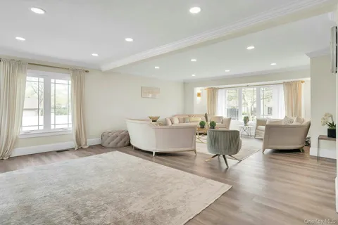 $1,999,000 | 25 Quintree Lane, Melville, NY 11747