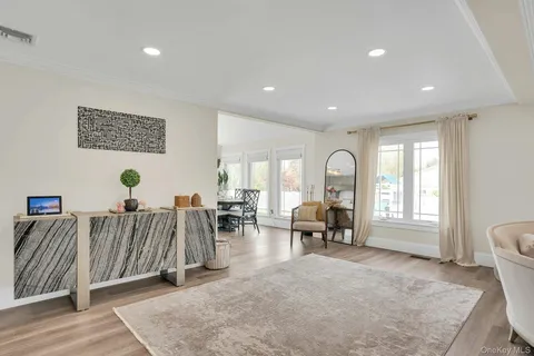 $1,999,000 | 25 Quintree Lane, Melville, NY 11747