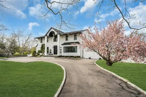 $1,999,000 | 25 Quintree Lane, Melville, NY 11747