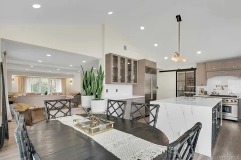 $1,999,000 | 25 Quintree Lane, Melville, NY 11747