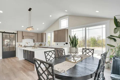 $1,999,000 | 25 Quintree Lane, Melville, NY 11747
