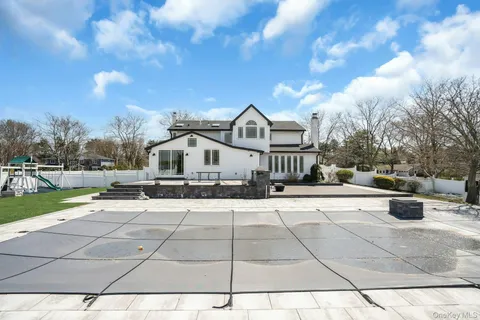 $1,999,000 | 25 Quintree Lane, Melville, NY 11747