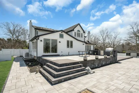 $1,999,000 | 25 Quintree Lane, Melville, NY 11747