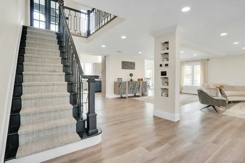 $1,999,000 | 25 Quintree Lane, Melville, NY 11747