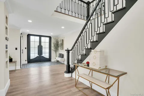 $1,999,000 | 25 Quintree Lane, Melville, NY 11747