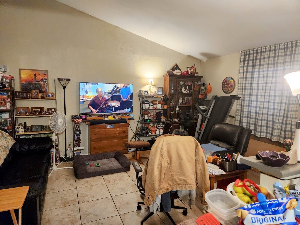 5212 Downs Drive Austin, TX 78721 - Photo 9 of 16 a room with gym equipment