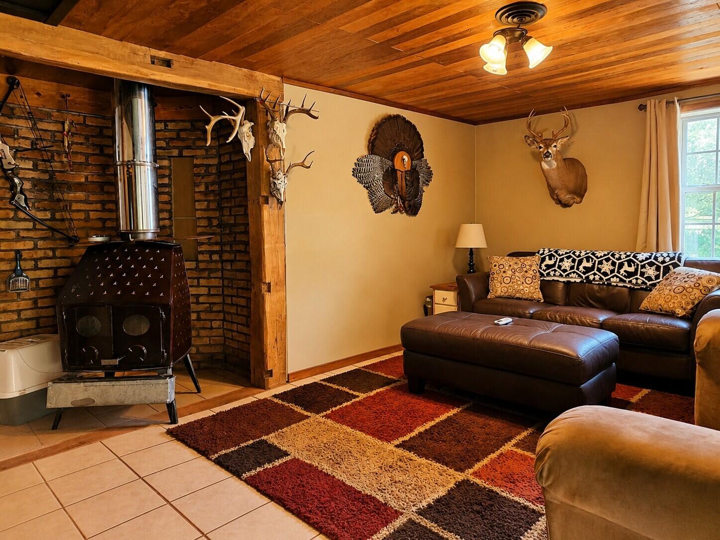 3119 West Maple Grove Road Farwell, MI 48622 - Photo 11 of 18 living room