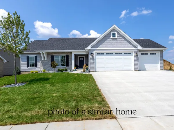 $637,900 | 7001 Black Oak Drive, Bettendorf, IA 52722