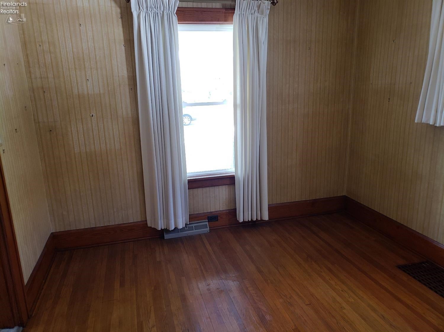 1126 Waverly Road Sandusky, OH 44870 - Photo 6 of 10 Gallery Image 6