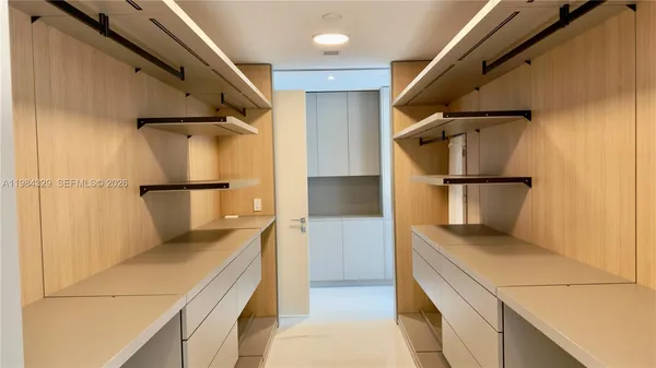 $45,000 | 300 Biscayne Blvd Way, Unit 2601E, Miami, FL 33131