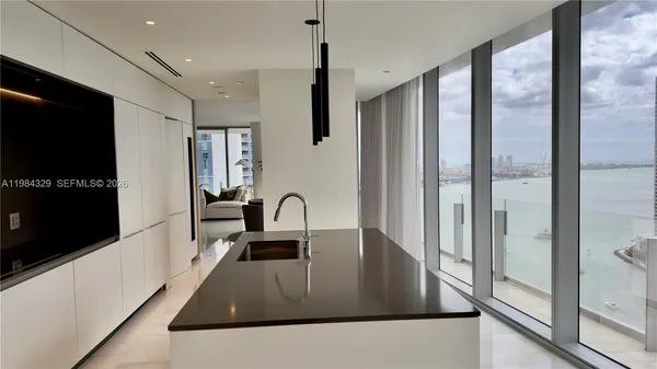 $45,000 | 300 Biscayne Blvd Way, Unit 2601E, Miami, FL 33131