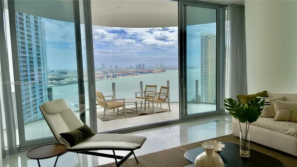$45,000 | 300 Biscayne Blvd Way, Unit 2601E, Miami, FL 33131