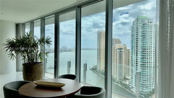 $45,000 | 300 Biscayne Blvd Way, Unit 2601E, Miami, FL 33131