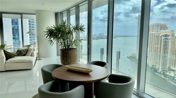 $45,000 | 300 Biscayne Blvd Way, Unit 2601E, Miami, FL 33131