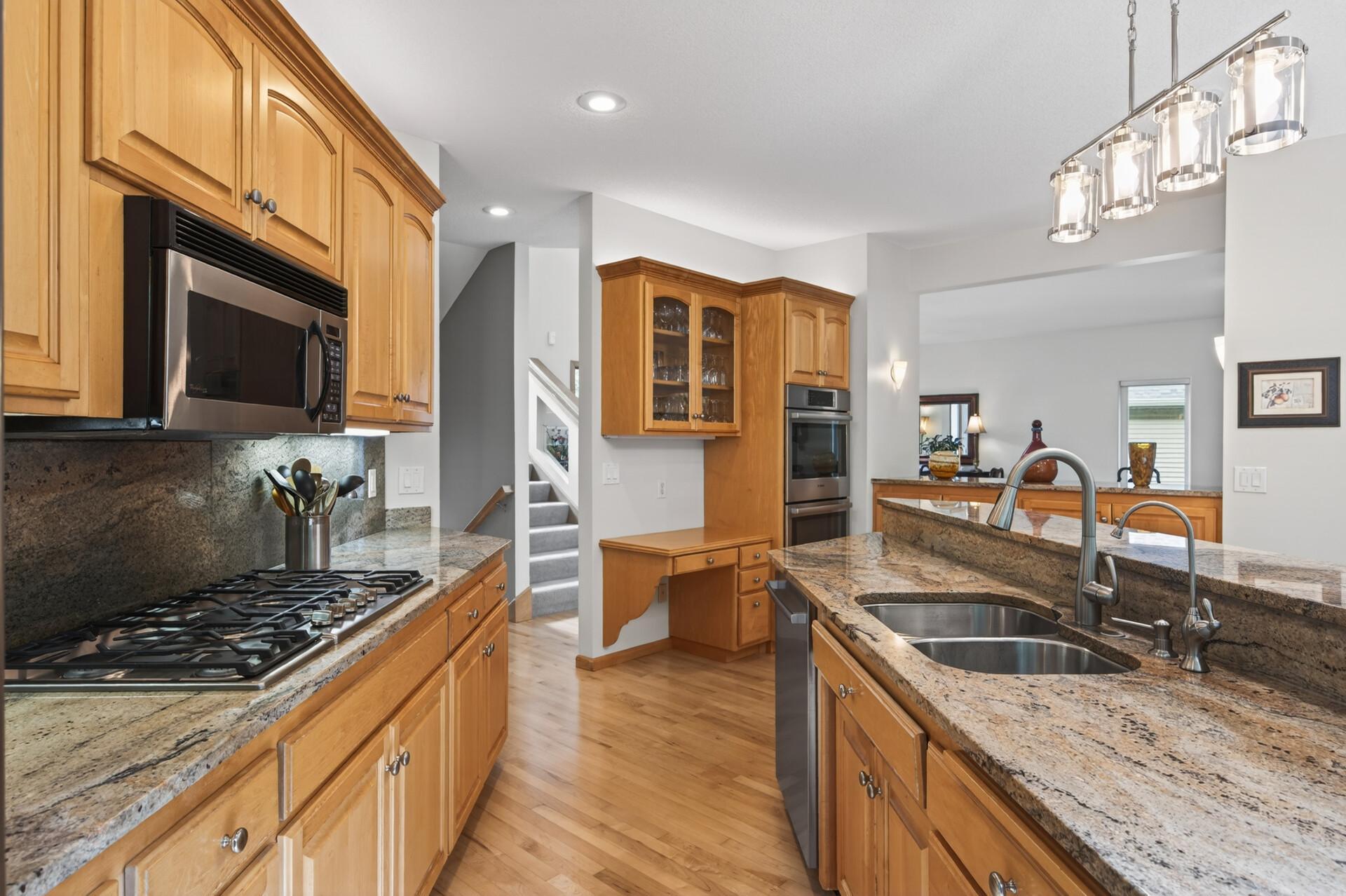 381 Del Rio Drive Chanhassen, MN 55317 - Photo 30 of 97