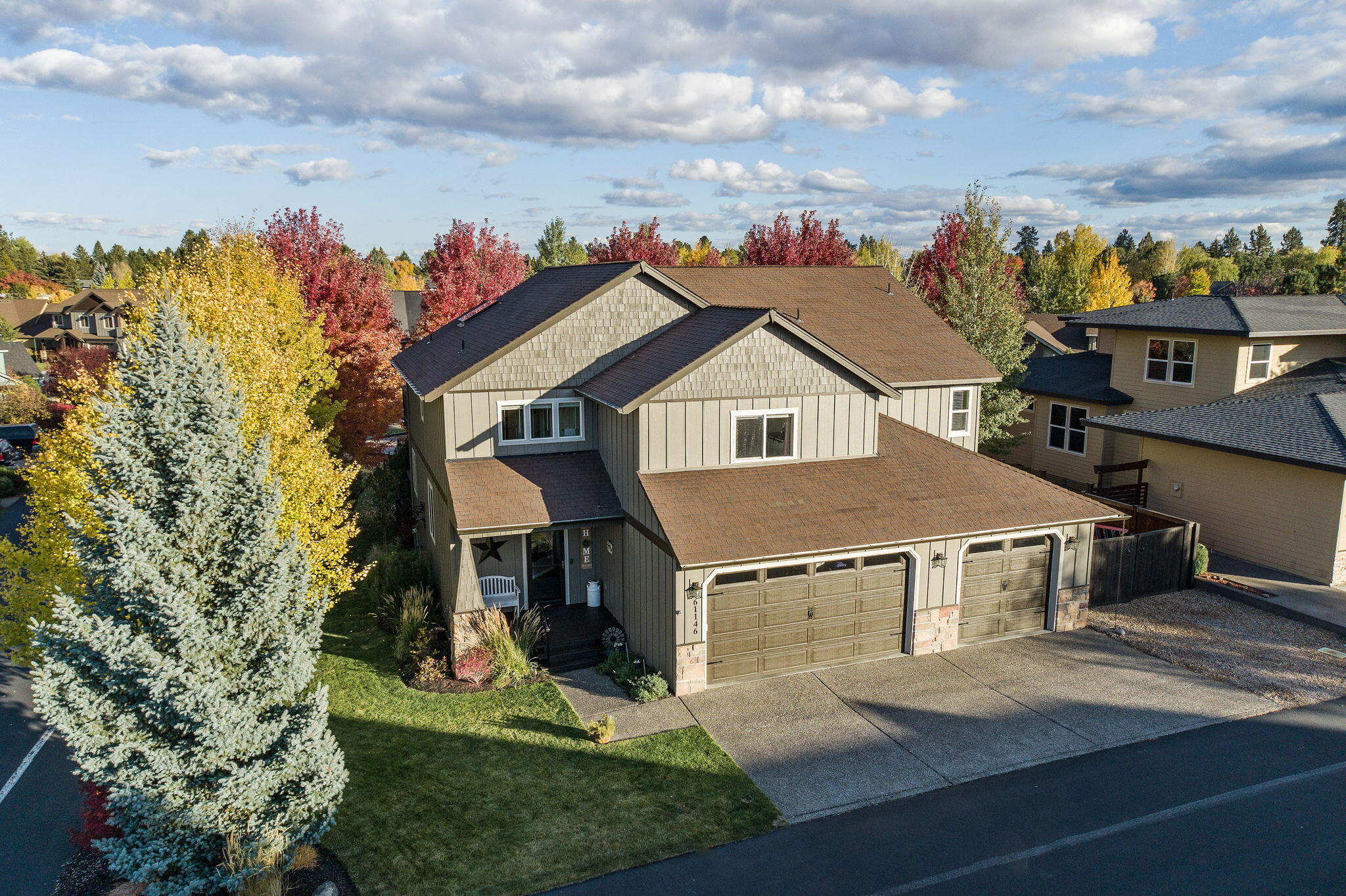 61146 Ridge Falls Place Bend, OR 97702 - Photo 2 of 51 Front