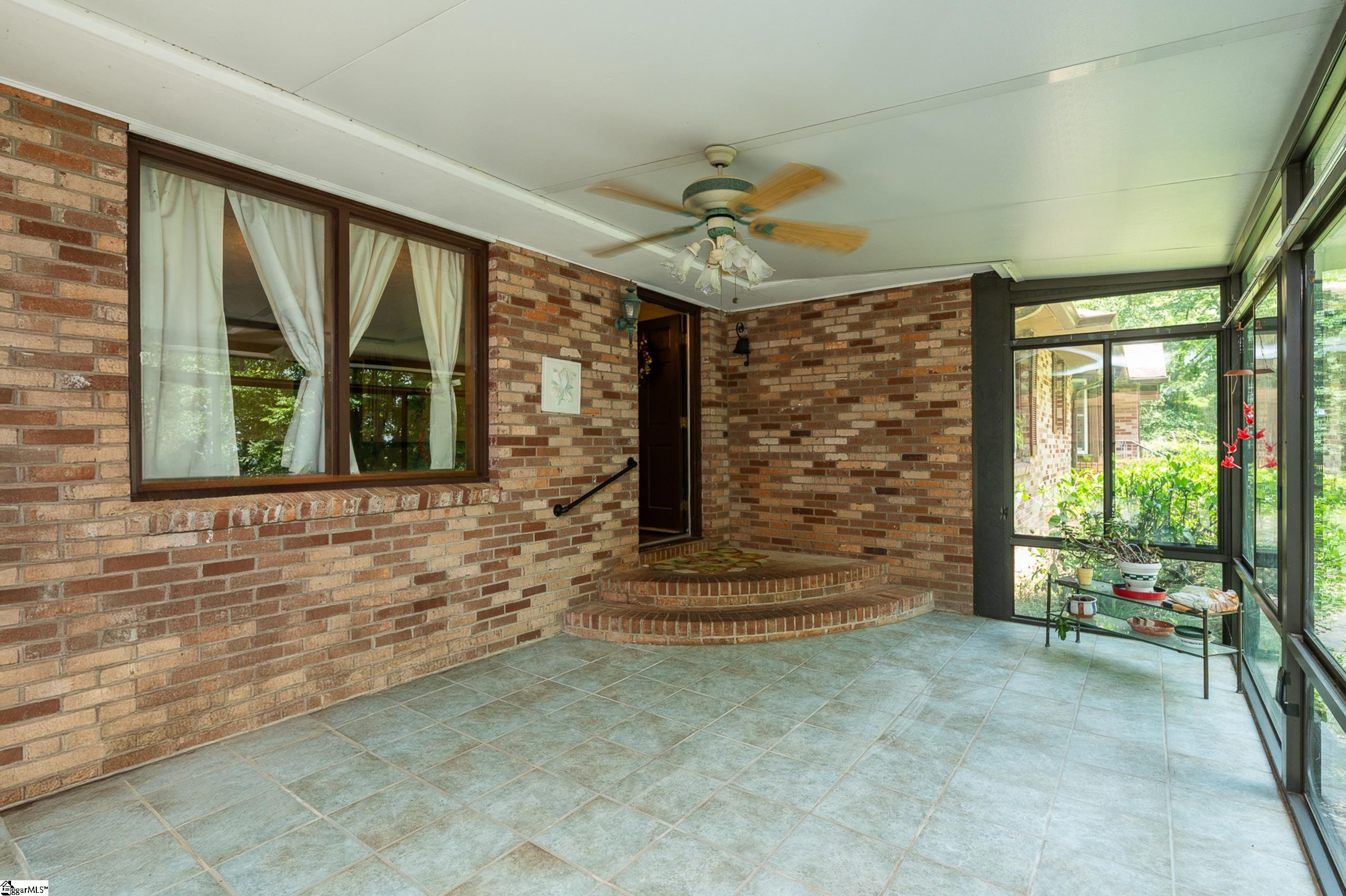 116 Sycamore Drive Marietta, SC 29661 - Photo 28 of 37