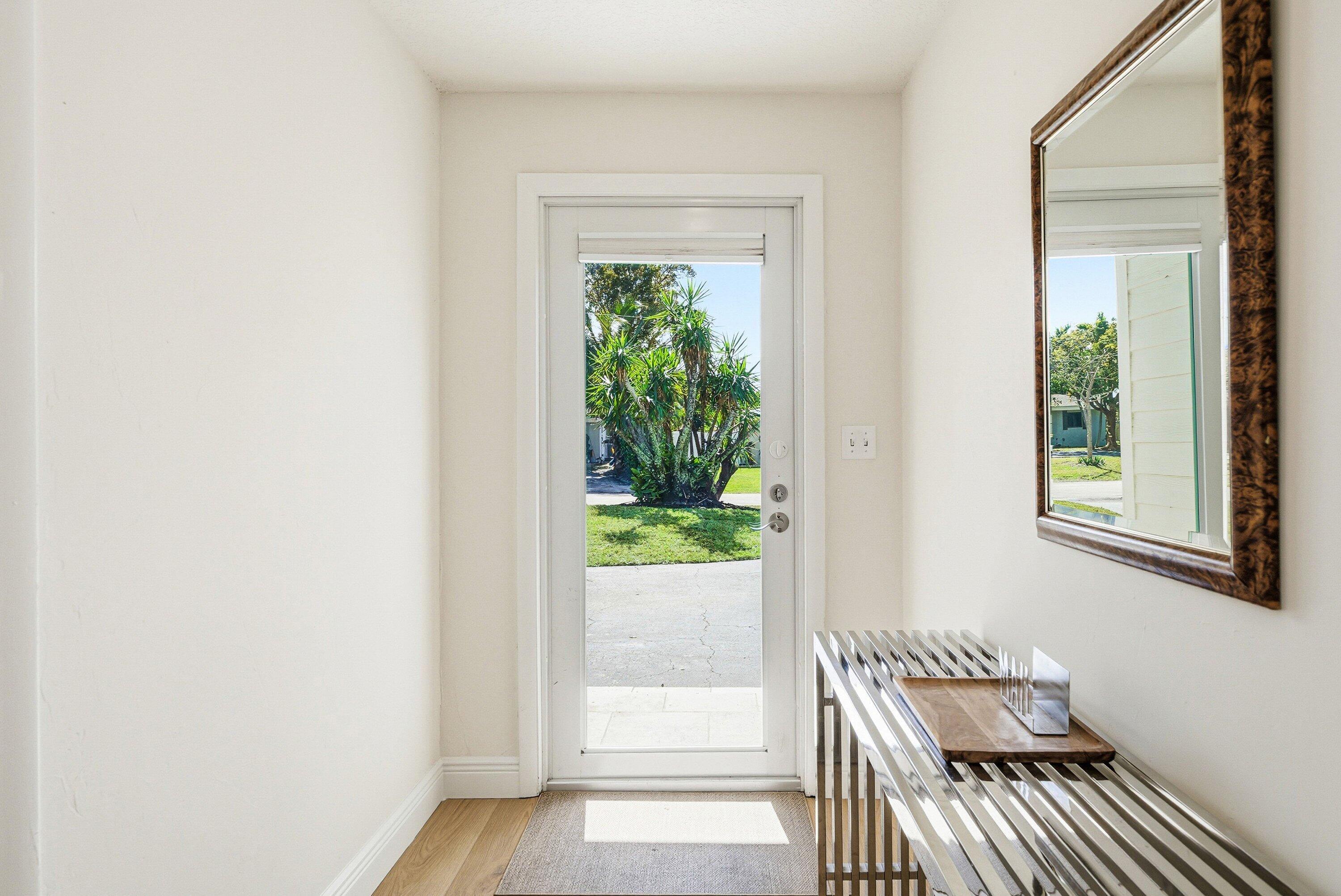 435 Northeast 35th Street Boca Raton, FL 33431 - Photo 5 of 60 Foyer