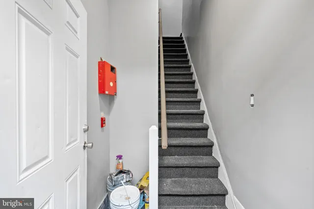 a view of entryway and hall