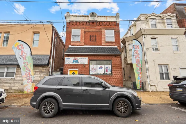 a car parked in front of a building