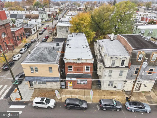 a car parked in front of a building