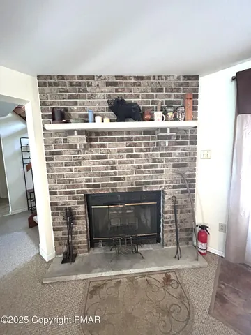a picture of a fireplace
