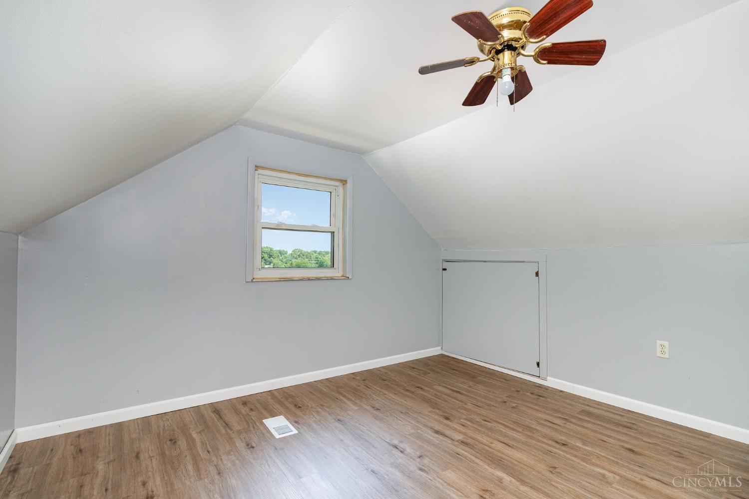 1127 Anderson Ferry Road Cincinnati, OH 45238 - Photo 15 of 21