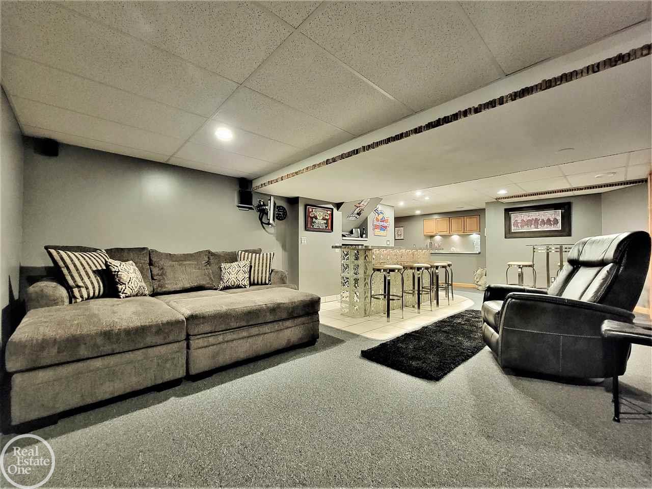 35739 Rockingham Drive New Baltimore, MI 48047 - Photo 34 of 47 50069647-33.JPG
