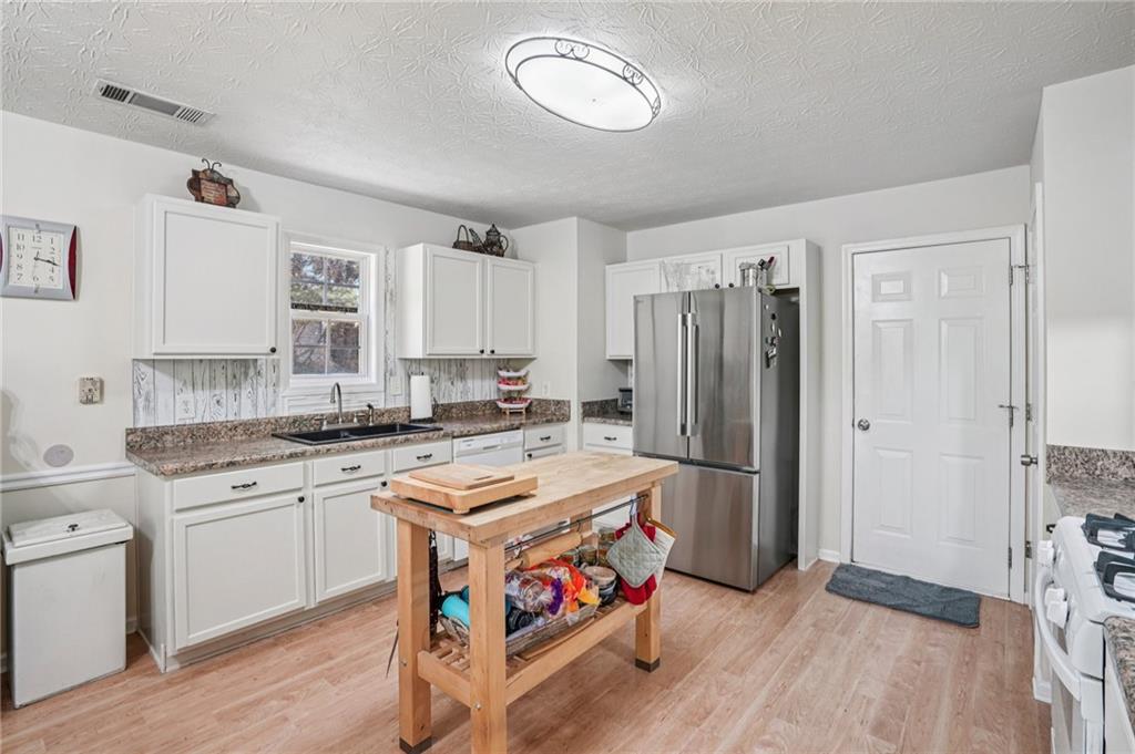 40 Ridge Water Lane Dawsonville, GA 30534 - Photo 13 of 40