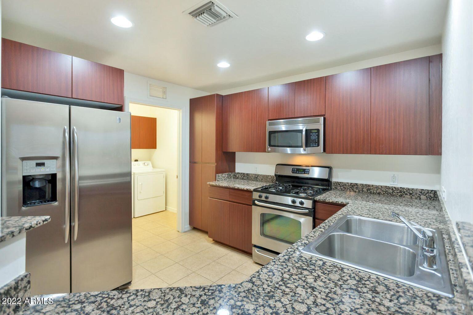 16 West Encanto Boulevard, Unit 14 Phoenix, AZ 85003 - Photo 4 of 23 4