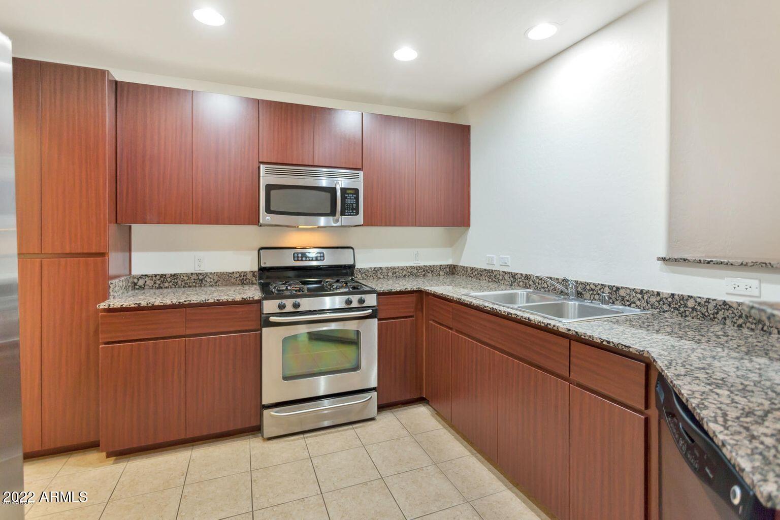 16 West Encanto Boulevard, Unit 14 Phoenix, AZ 85003 - Photo 5 of 23 5
