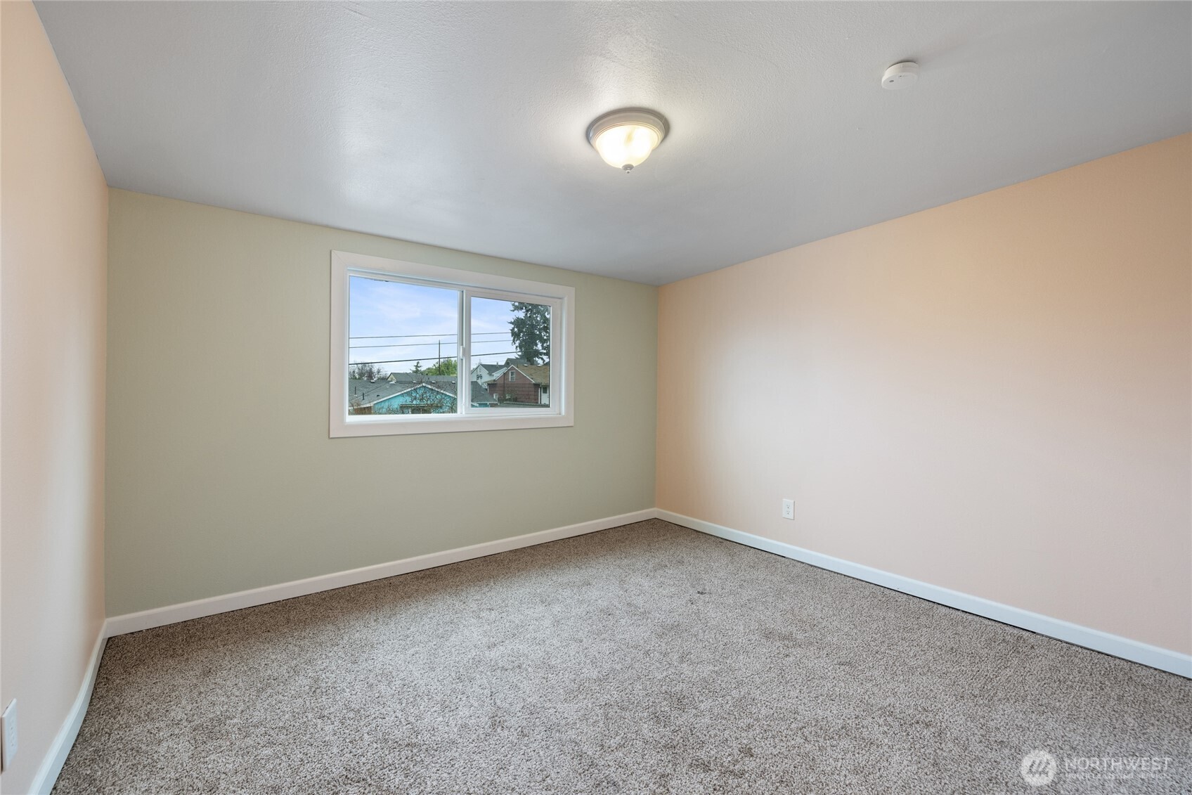 4011 East I Street Tacoma, WA 98404 - Photo 20 of 33 an empty room with windows