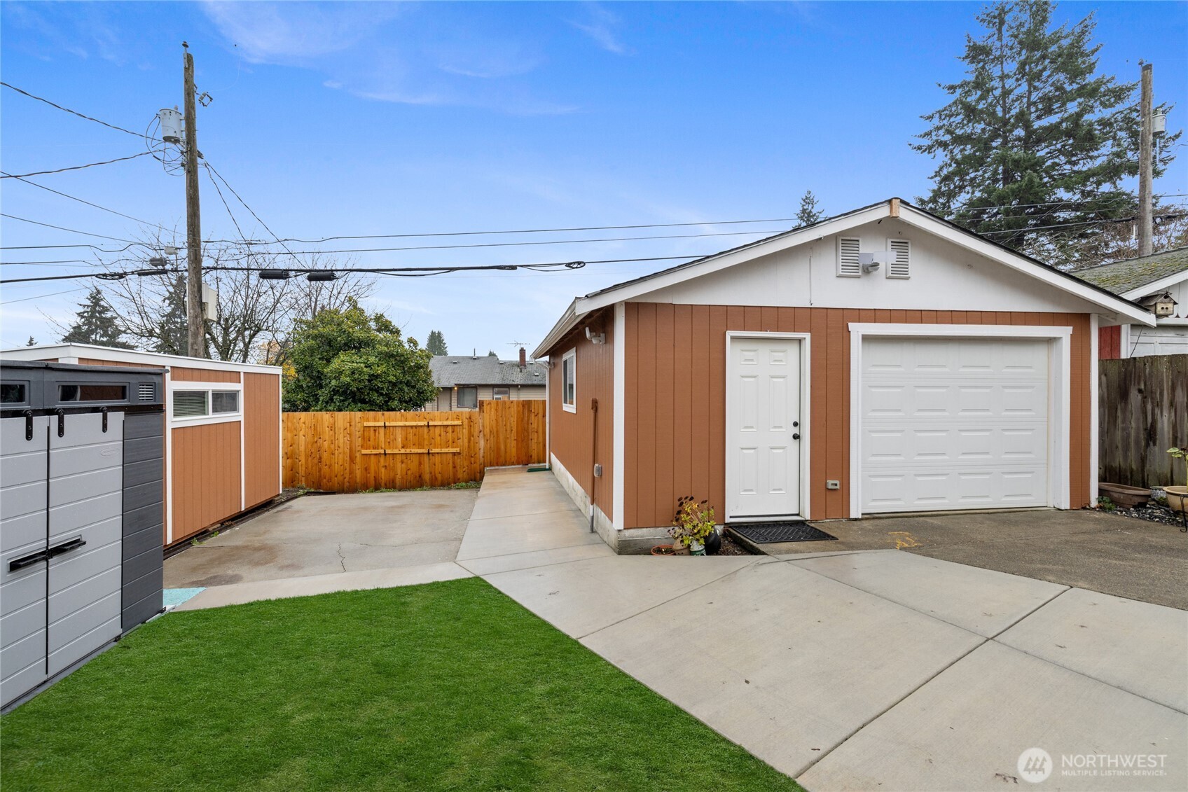 4011 East I Street Tacoma, WA 98404 - Photo 25 of 33 a view of a back yard of the house