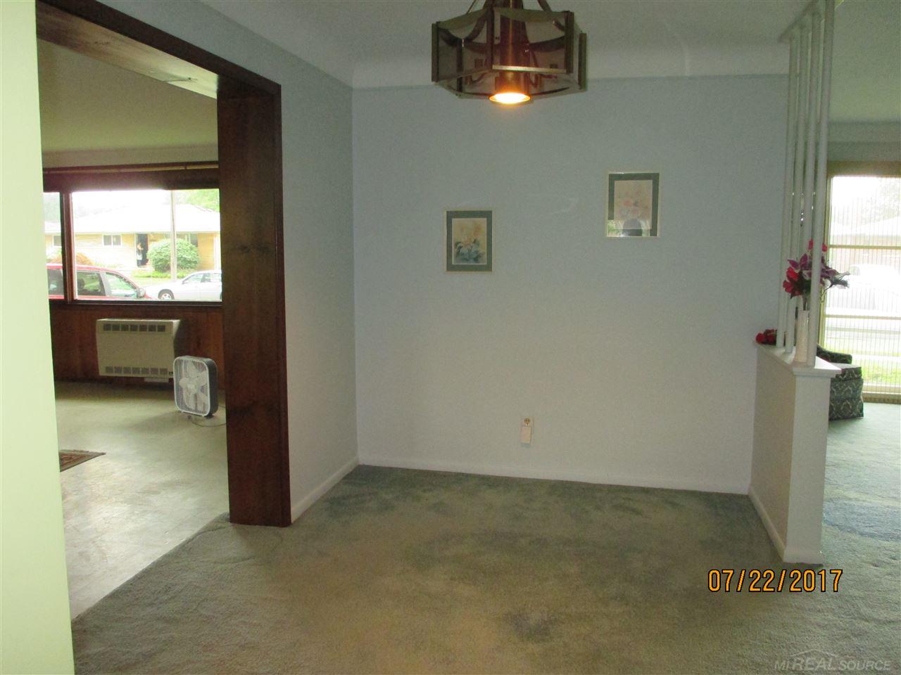 27678 Jean Road Warren, MI 48093 - Photo 9 of 42 31326247-8.JPG