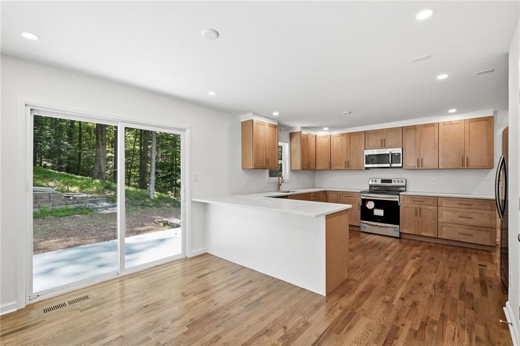 9210 Martin Road Roswell, GA 30076 - Photo 12 of 52
