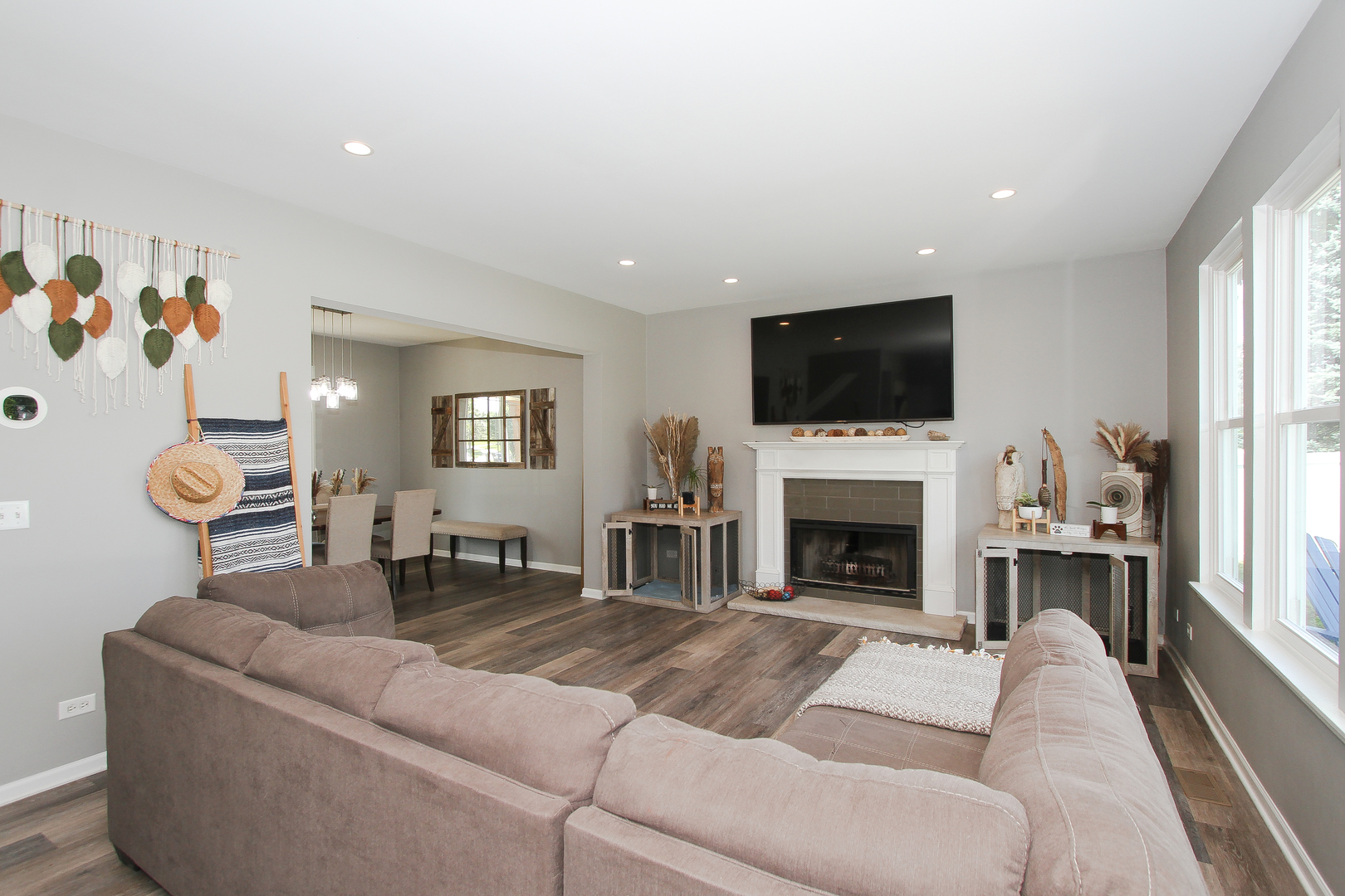 465 Spring Ridge Drive Crystal Lake, IL 60012 - Photo 2 of 31 Gallery Image 2