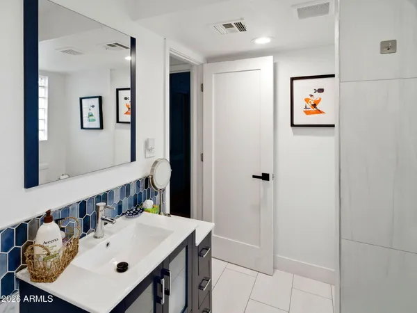 $1,295,000 | 5229 North 18th Place, Phoenix, AZ 85016