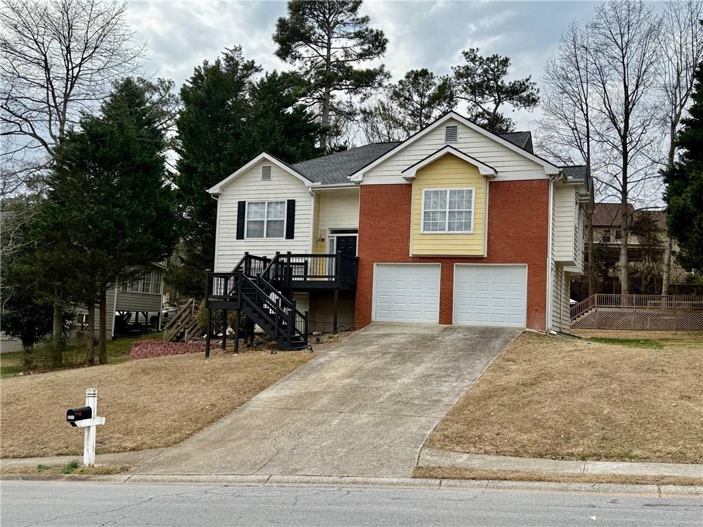 a view of house with a outdoor space