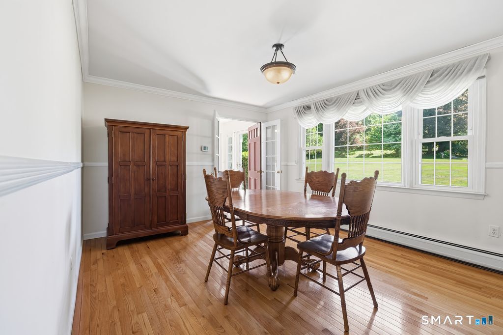 152 Holmes Road Ridgefield, CT 06877 - Photo 9 of 39