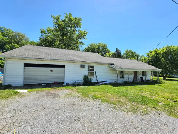 $37,900 | 214 Pyle Street, Carrier Mills, IL 62917