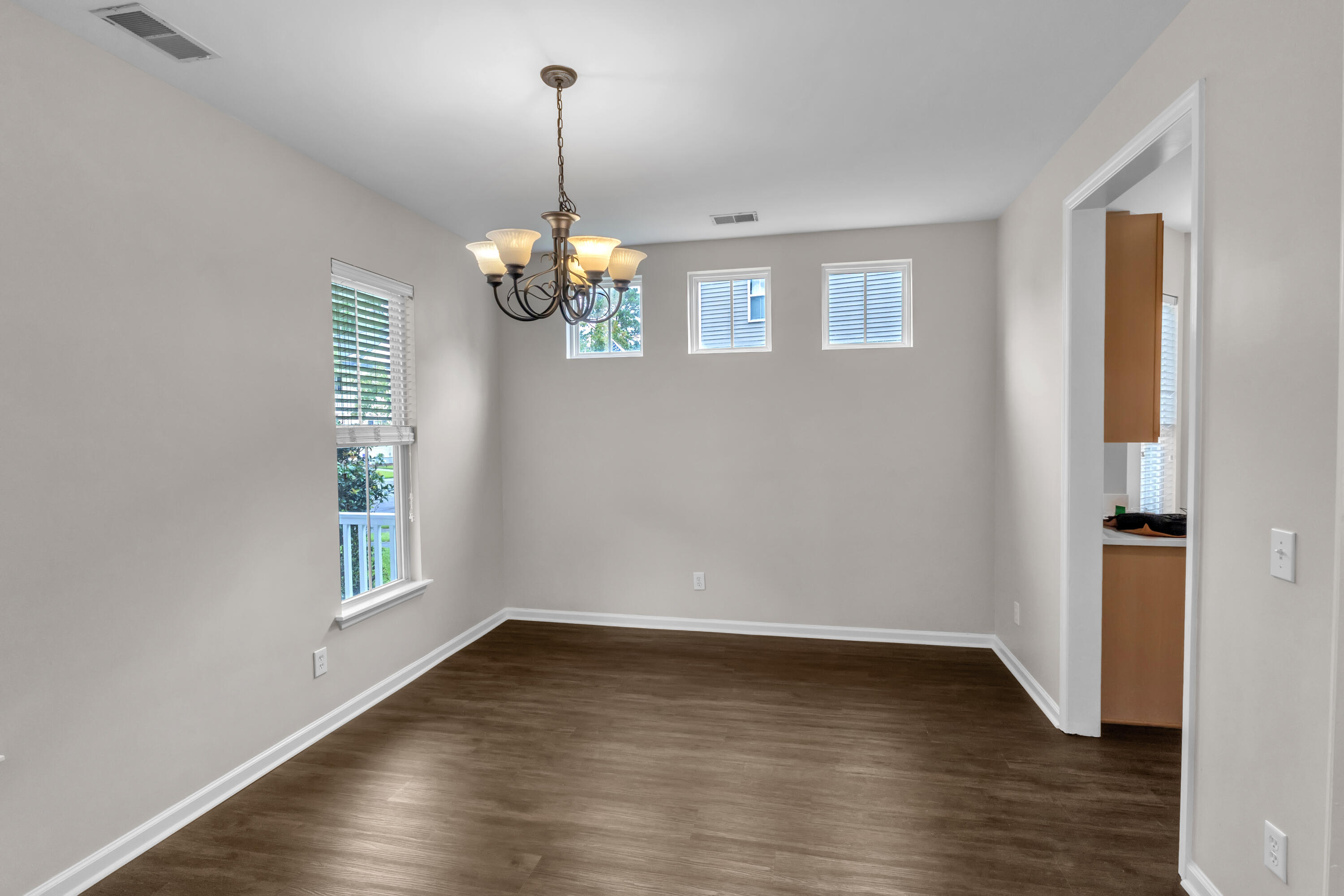 1868 Hubbell Drive Mount Pleasant, SC 29466 - Photo 3 of 20 IMG_1244