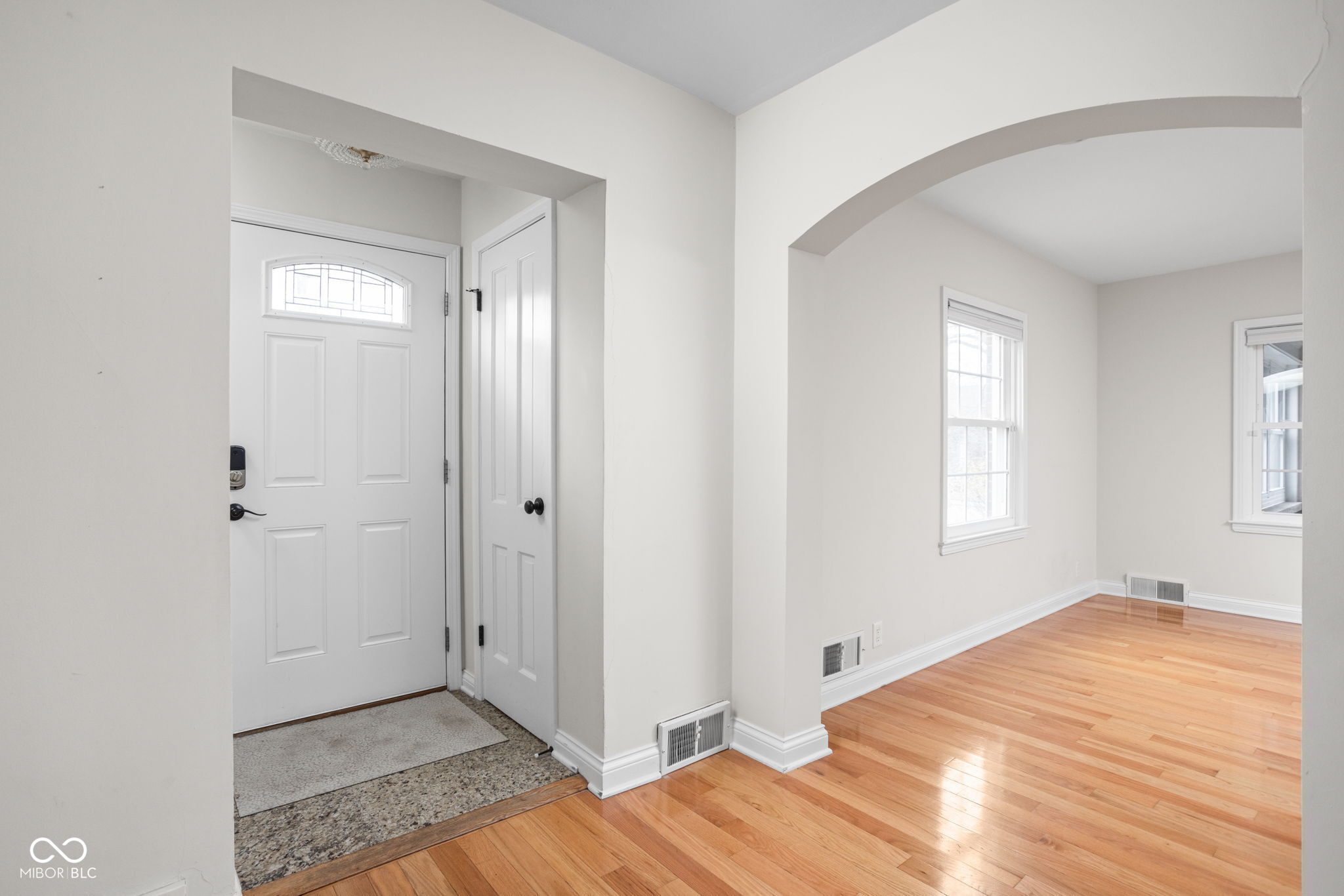 105 Berkley Road Indianapolis, IN 46208 - Photo 6 of 42 Gallery Image 6