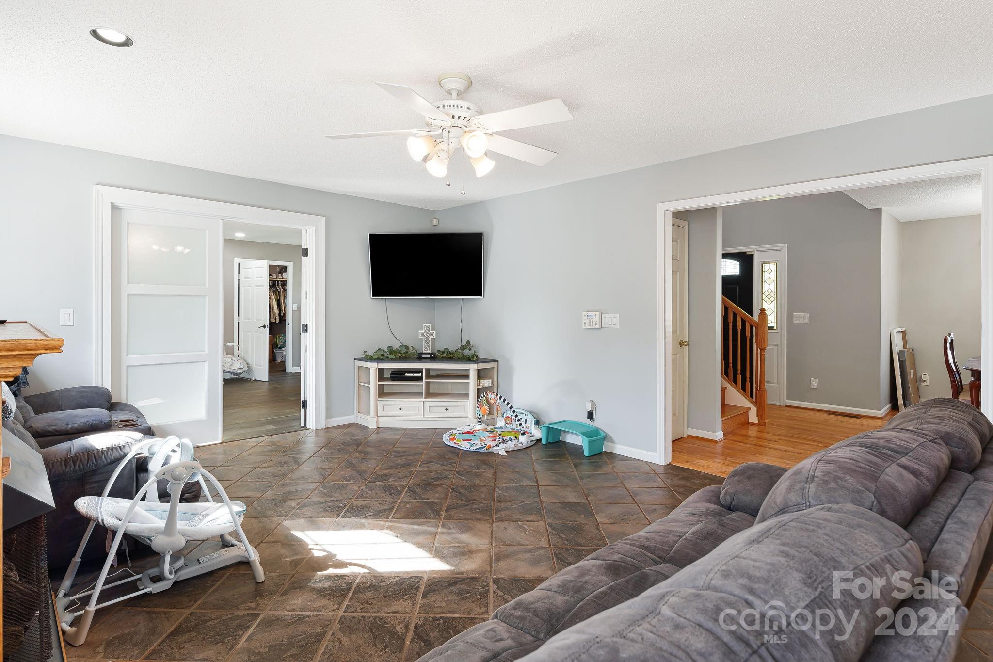 684 Bryson Road Candler, NC 28715 - Photo 8 of 35 Gallery Image 8