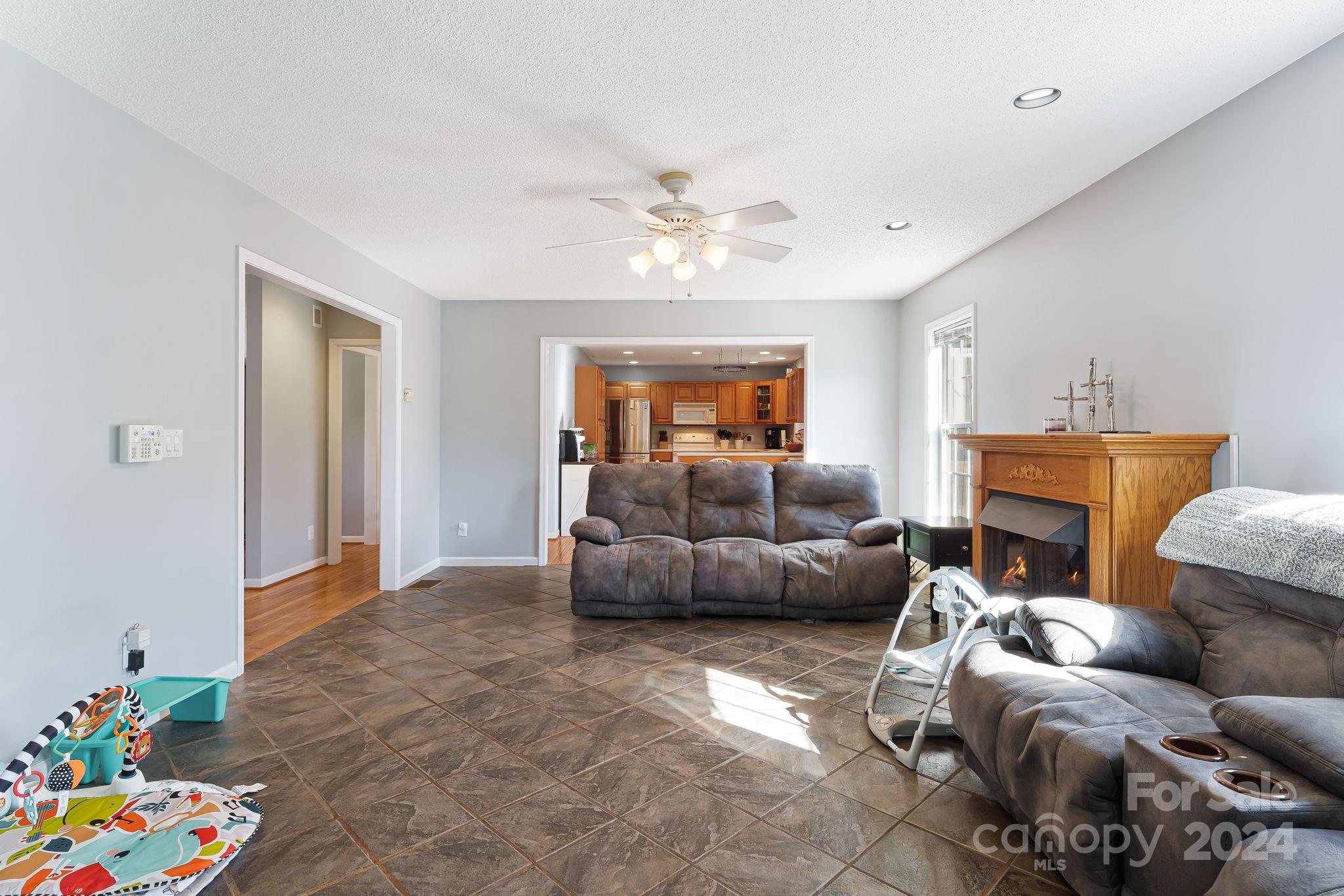 684 Bryson Road Candler, NC 28715 - Photo 10 of 35 Gallery Image 10